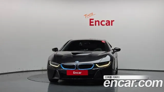 BMW i8 2015 thumb 3