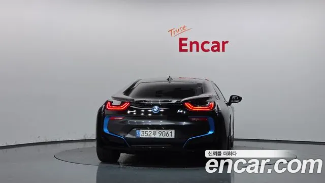 BMW i8 2015 thumb 4