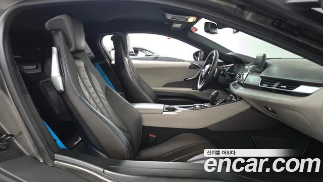 BMW i8 2015 thumb 11