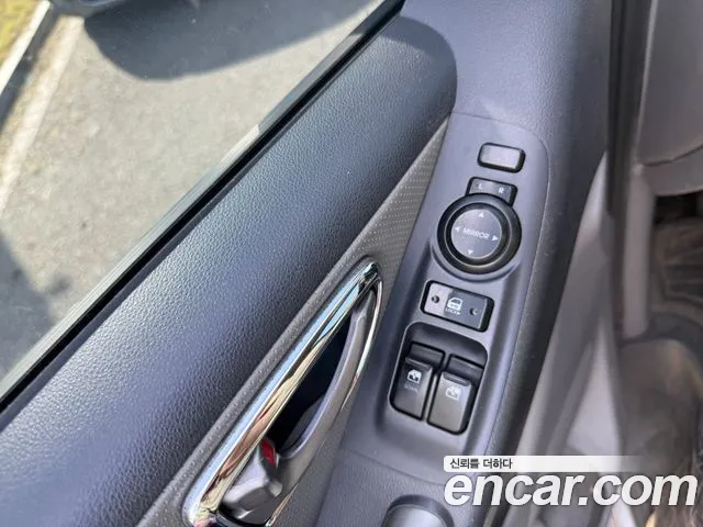 Hyundai Starex 2012 thumb 9