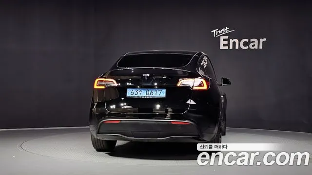 Tesla Model Y 2022 thumb 4