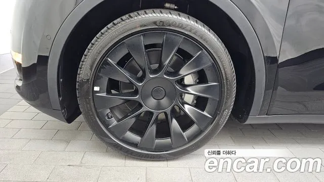 Tesla Model Y 2022 thumb 5