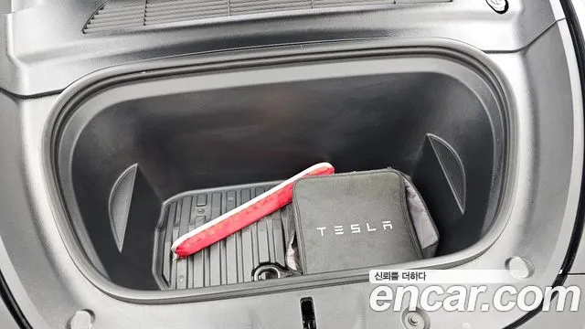 Tesla Model Y 2022 thumb 6