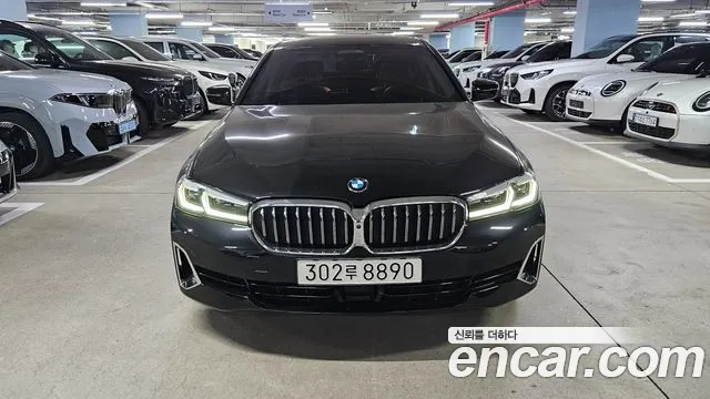 BMW 5-Series 2023 thumb 3