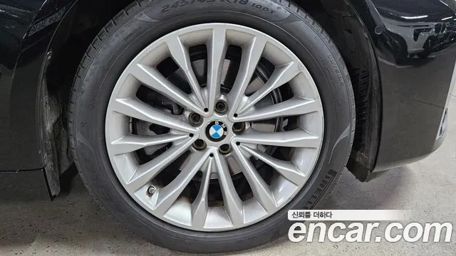 BMW 5-Series 2023 thumb 5