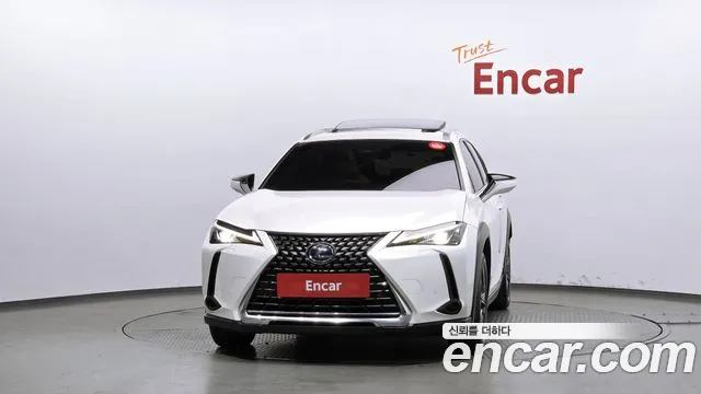 Lexus UX 2019 thumb 3