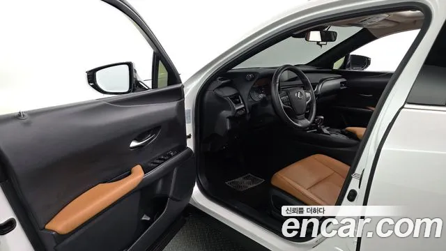 Lexus UX 2019 thumb 10