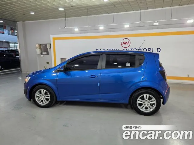 ChevroletGMDaewoo Aveo 2015 thumb 2