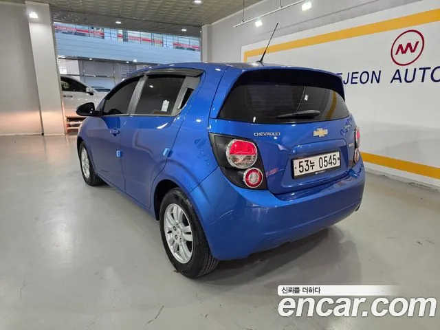 ChevroletGMDaewoo Aveo 2015 thumb 3