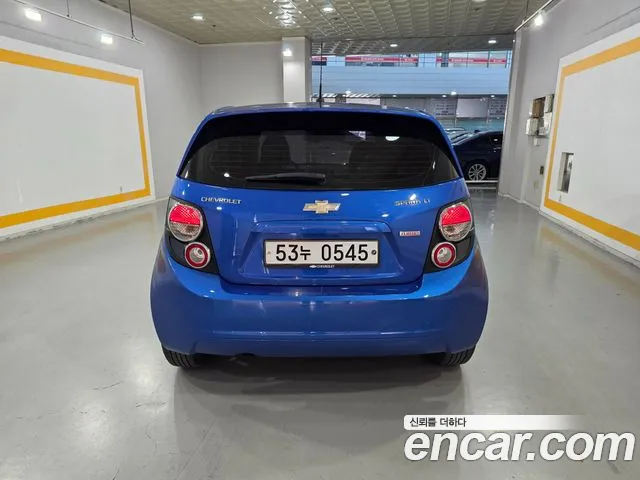 ChevroletGMDaewoo Aveo 2015 thumb 4