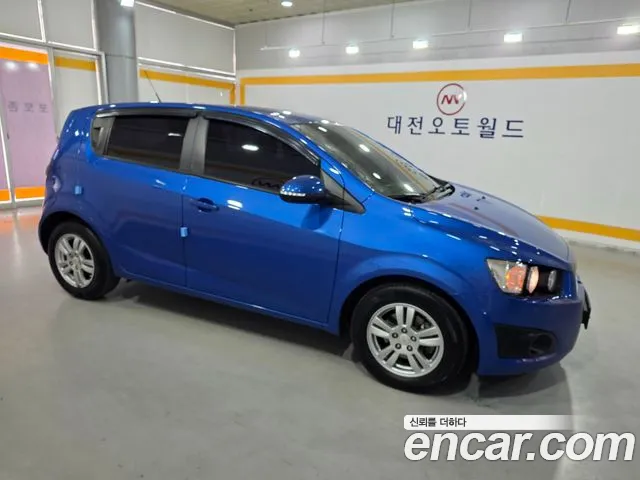 ChevroletGMDaewoo Aveo 2015 thumb 6