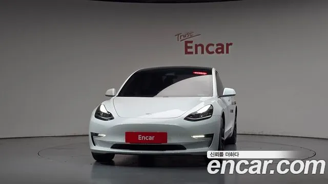 Tesla Model 3 2019 thumb 2