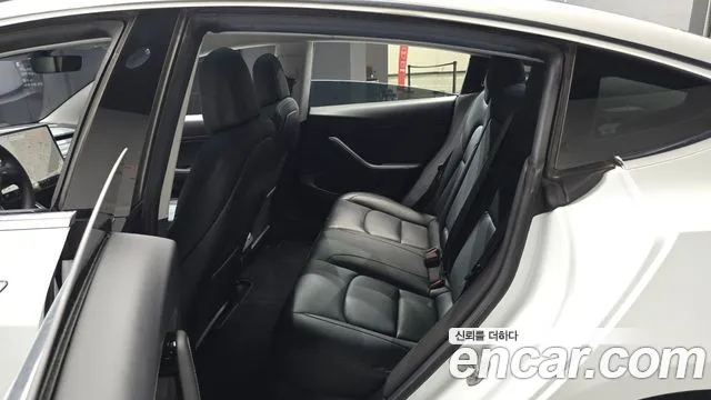 Tesla Model 3 2019 thumb 10