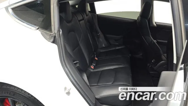 Tesla Model 3 2019 thumb 11