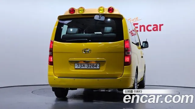 Hyundai Starex 2015 thumb 4