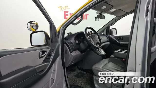 Hyundai Starex 2015 thumb 10