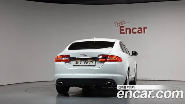 Jaguar XF 2014 thumb 4