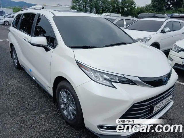 Toyota Sienna 2021 thumb 2