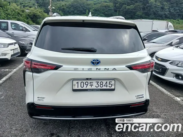 Toyota Sienna 2021 thumb 4