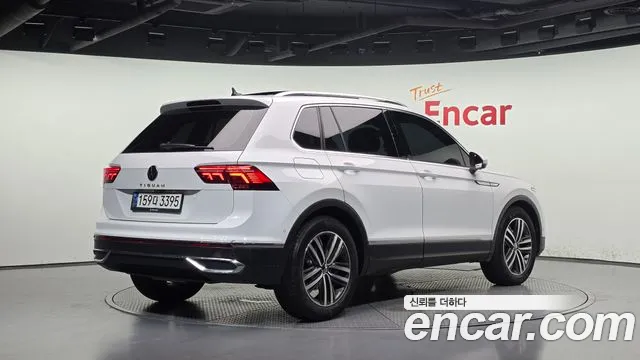 Volkswagen Tiguan 2023 thumb 2