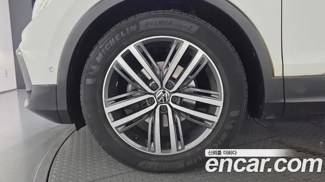 Volkswagen Tiguan 2023 thumb 5