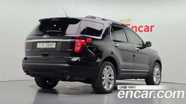 Ford Explorer 2015 thumb 2