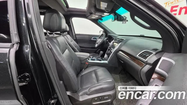 Ford Explorer 2015 thumb 10