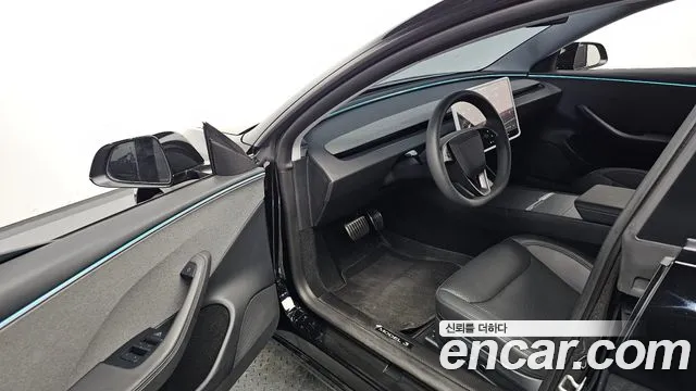 Tesla Model 3 2026 thumb 8