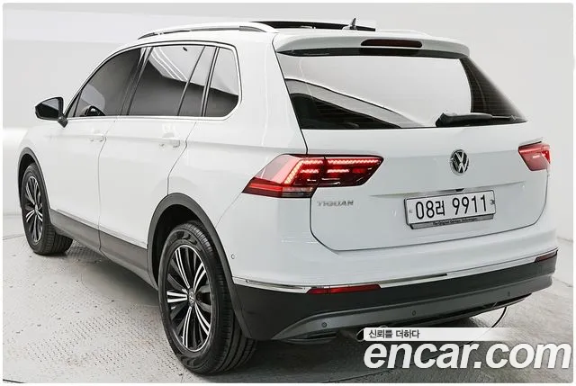 Volkswagen Tiguan 2018 thumb 2