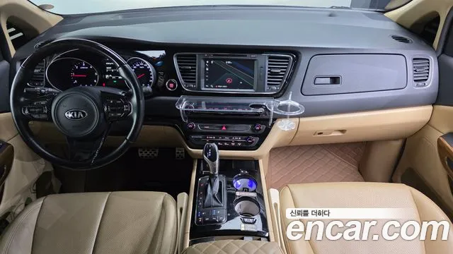 Kia Carnival 2015 thumb 7