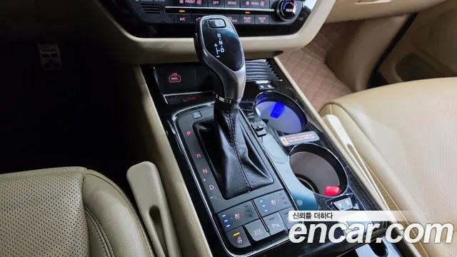 Kia Carnival 2015 thumb 9