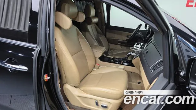 Kia Carnival 2015 thumb 12