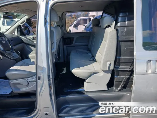 Hyundai Starex 2013 thumb 10