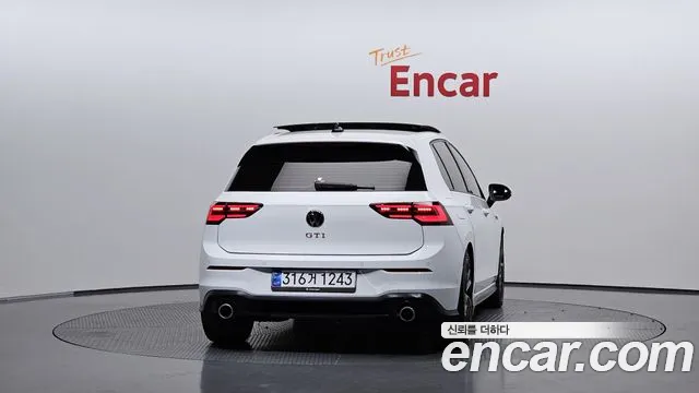Volkswagen Golf Sportsvan 2023 thumb 4