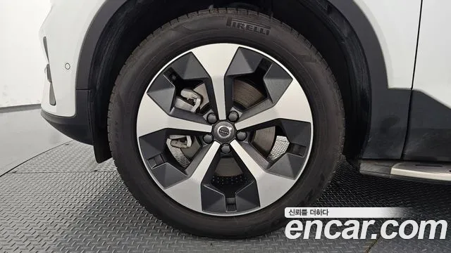 Volvo XC40 2024 thumb 5