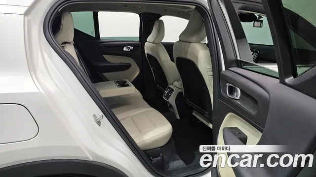 Volvo XC40 2024 thumb 12