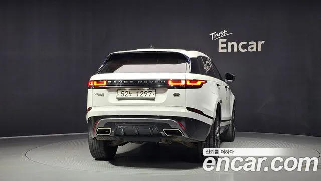Land Rover Range Rover Velar 2018 thumb 3