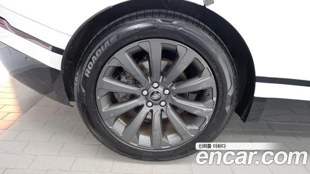 Land Rover Range Rover Velar 2018 thumb 4