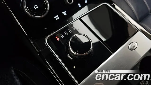 Land Rover Range Rover Velar 2018 thumb 8