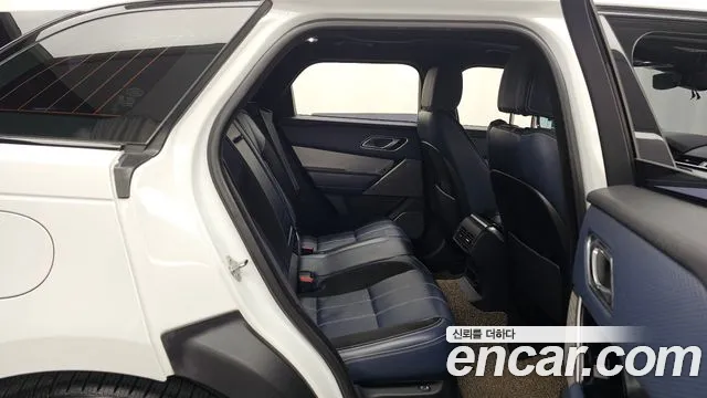 Land Rover Range Rover Velar 2018 thumb 11