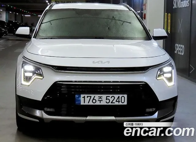 Kia Niro 2023 thumb 2