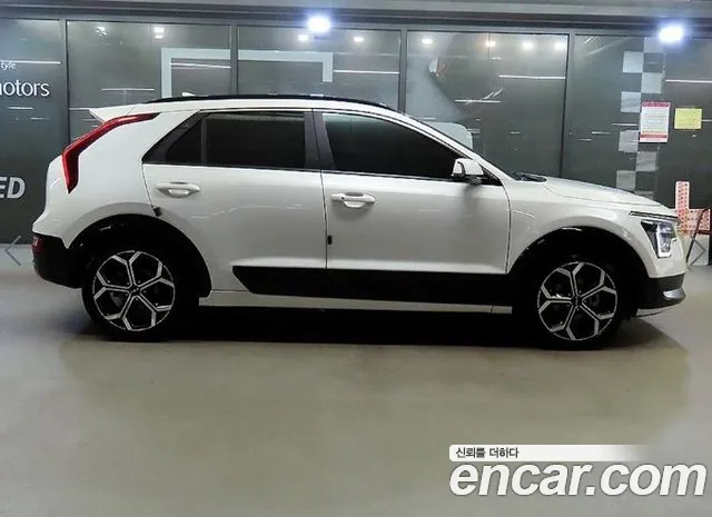 Kia Niro 2023 thumb 3