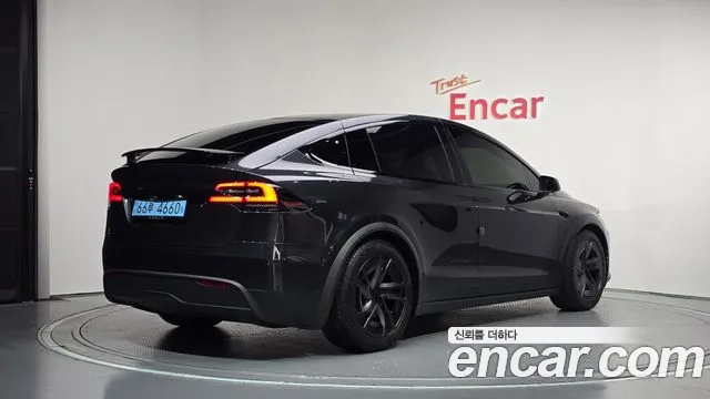 Tesla Model X 2026 thumb 2