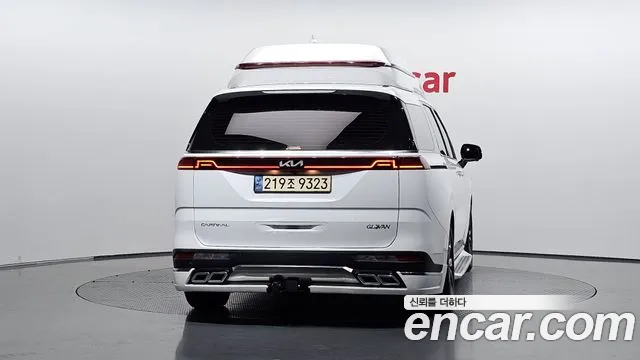 Kia Carnival 2023 thumb 3
