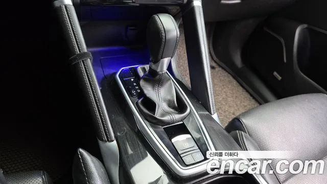 Renault-KoreaSamsung Koleos 2016 thumb 9