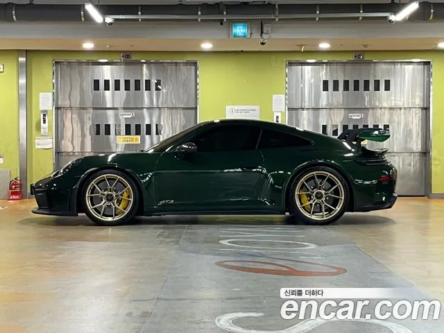 Porsche 911 2026 thumb 2