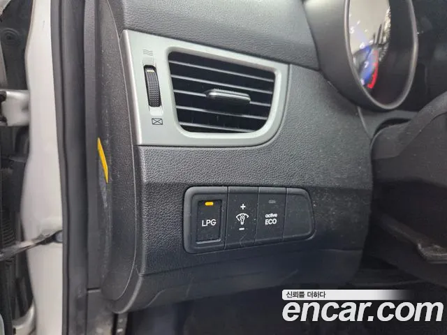 Hyundai Avante 2014 thumb 10