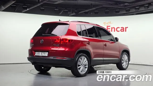 Volkswagen Tiguan 2012 thumb 2