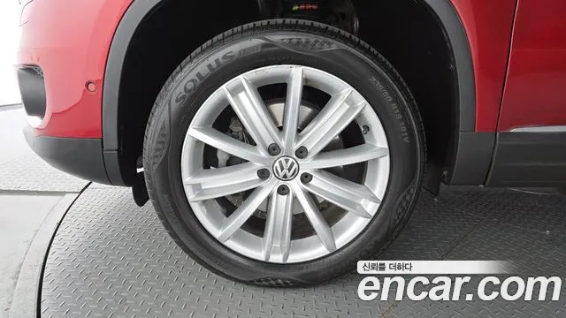 Volkswagen Tiguan 2012 thumb 5