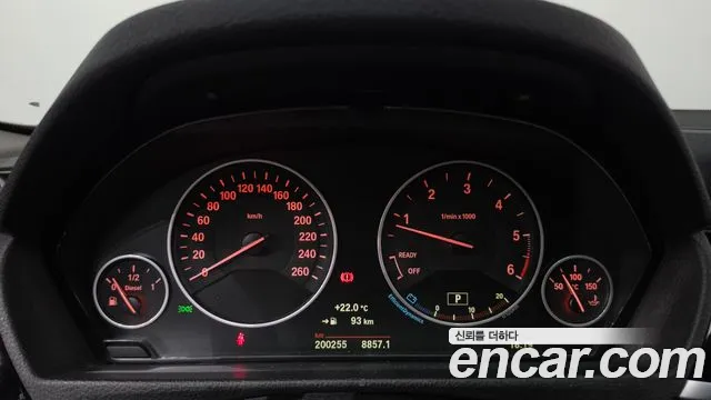 BMW 3-Series 2015 thumb 8